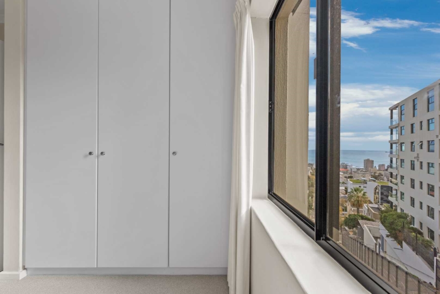 3 Bedroom Property for Sale in Sea Point Western Cape